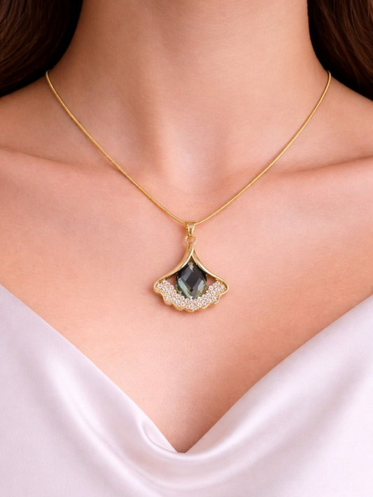 Midnight Petal Luxe Necklace π€β¨