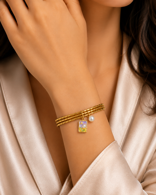 Gulnaar Grace Charm Bangle