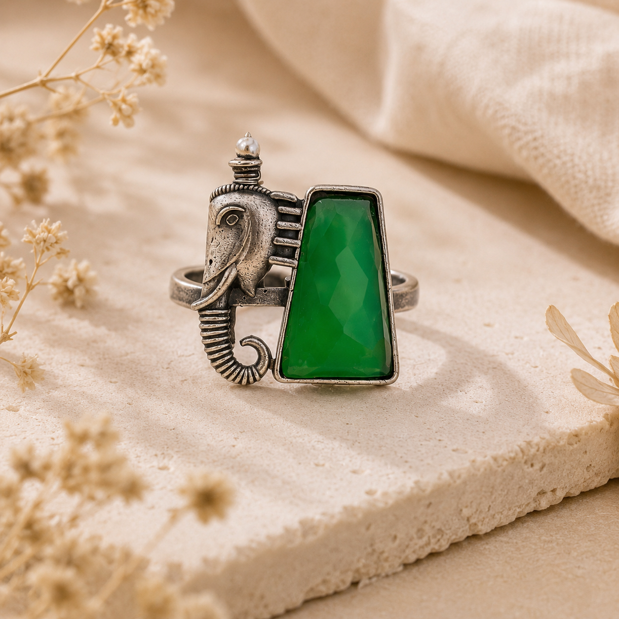 Dviraga Danta Ring