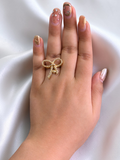 GOLDEN BOW CHARM RING